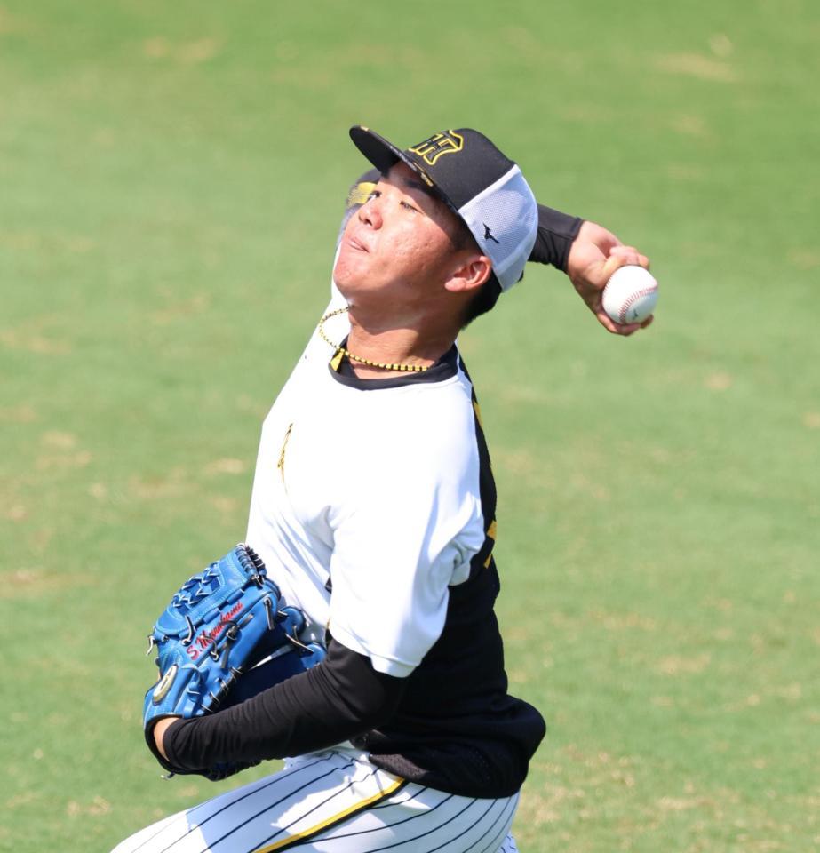 　キャッチボールする村上（撮影・山口登）