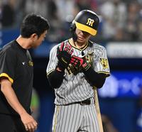 　７回、死球を受けたところを説明する中野（撮影・金田祐二）