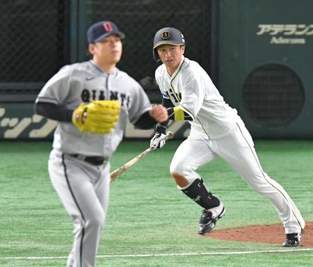 　８回、遊ゴロに倒れる近本（投手・高梨）＝撮影・西岡正