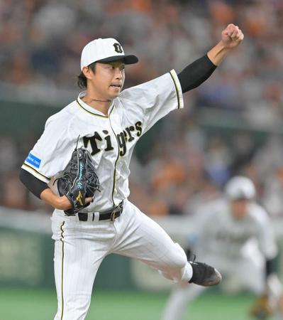 　８回裏に登板し１回無失点に抑えた島本