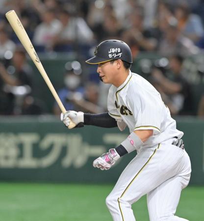 　２回、中前打を放つ木浪（撮影・立川洋一郎）