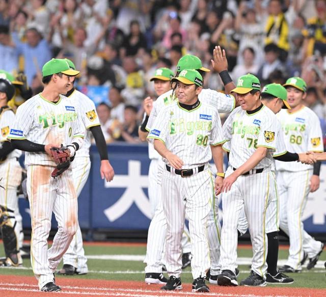 阪神・岡田監督「村上に勝ち星つけたらないかんゲーム」「ボール球ばっかり振って」今季２度目の８連勝にも不満顔　【一問一答】