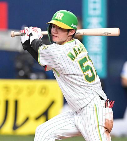 　４回、適時打を放つ中野