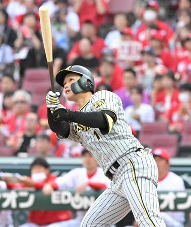 　１回、先制２ランを放つ森下（撮影・高部洋祐）