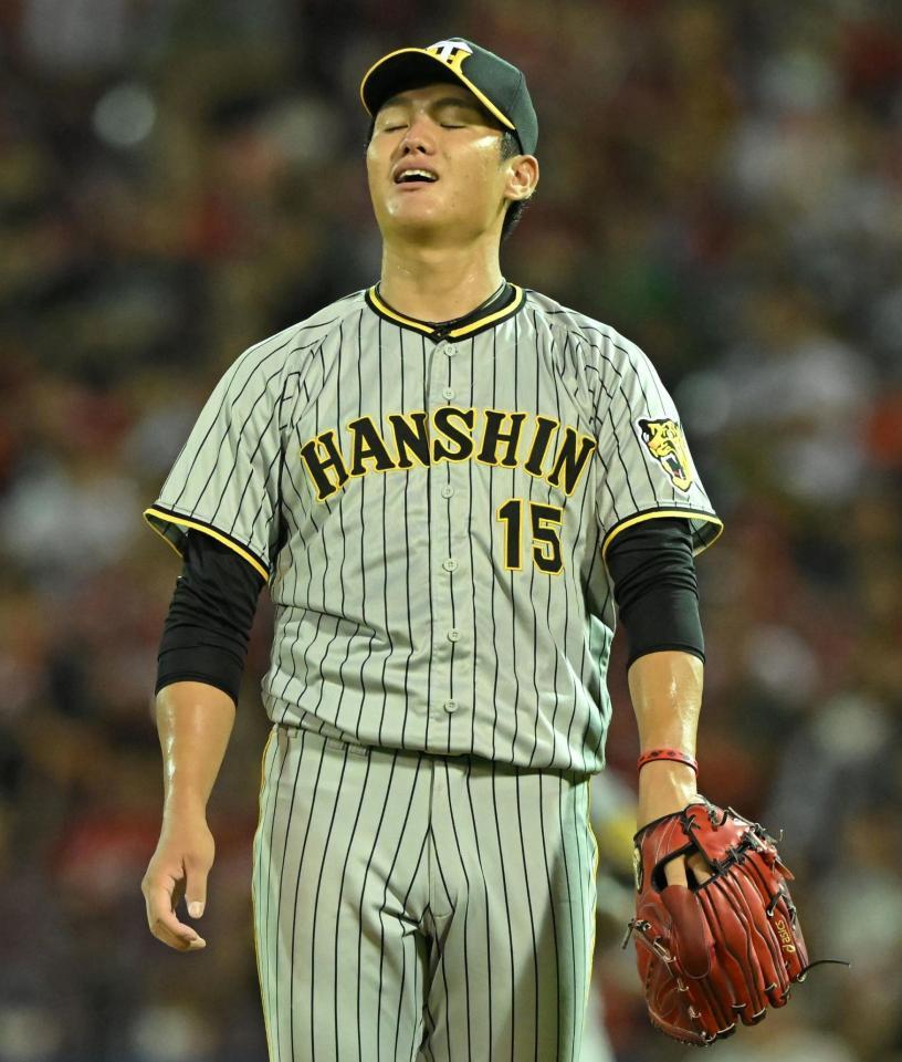 　５回、西川に適時二塁打を許し悔しがる西純＝１５日