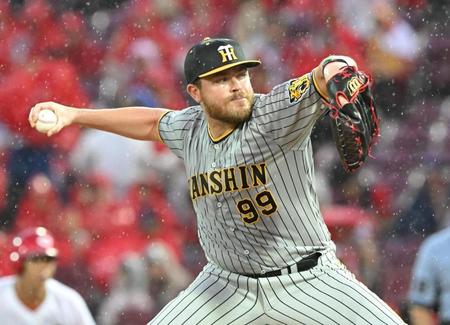 　力投するビーズリー（撮影・高部洋祐）