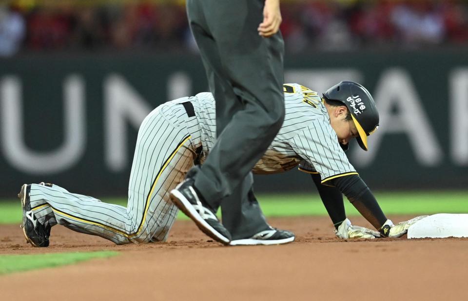 　２回、ノイジーの二直で帰塁できず、併殺となる大山（撮影・田中太一）