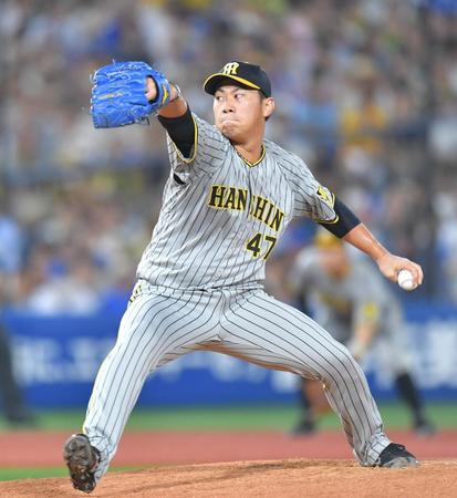 　６回に登板し力投する桐敷（撮影・西岡正）