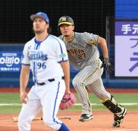 　４回、伊藤将が中前適時打を放つ（撮影・堀内翔）