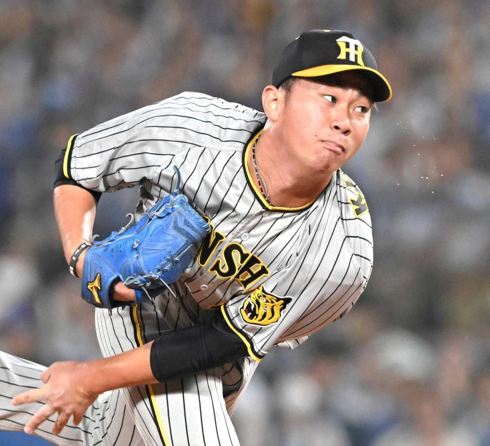 　６回に緊急登板し力投する桐敷（撮影・高部洋祐）