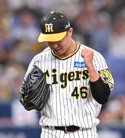 　１０回、溝脇を三ゴロに打ち取り、ガッツポーズを決める島本（撮影・高部洋祐）