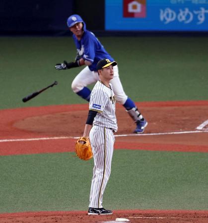 　４回、木下にソロを許す大竹（撮影・山口登）