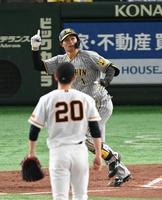 　３回、左越えに先制２ランを放つ森下（撮影・金田祐二）