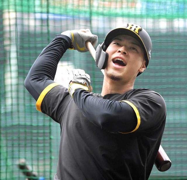 阪神・佐藤輝　自ら課すノルマは３年連続２０発　岡田監督も期待「曲がりなりにも一生懸命やっとる」