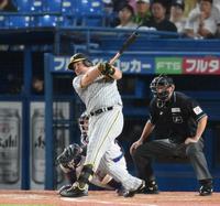 　２回、ノイジーが適時二塁打を放つ（撮影・堀内翔）