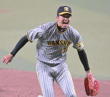 　１回、岡林のバントに声を張り上げる才木（撮影・高部洋祐）