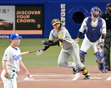 　１回、小笠原から先制適時打を放つ森下