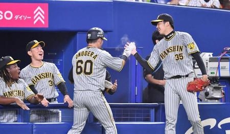 　１回、小野寺（６０）を迎える才木