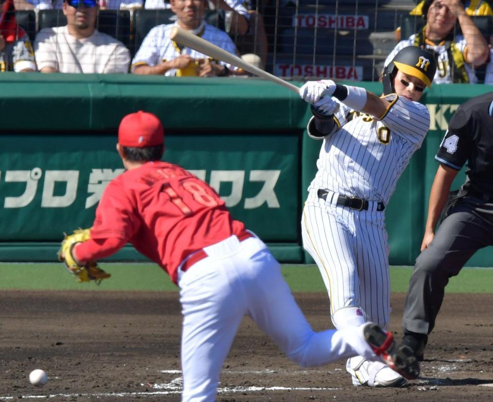 　２回、右前打を放つ木浪（撮影・神子素慎一）