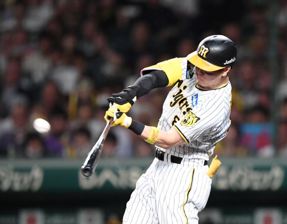 阪神タイガース 佐藤輝明 球団ロゴ入り サインボール DAZN月間ホームラン賞 阪神タイガース 佐藤輝明 球団ロゴ入り サインボール DAZN月間