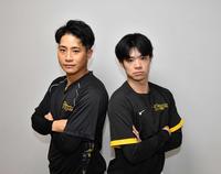 　１８年ぶりのリーグ優勝に貢献した木浪（左）と中野（撮影・中田匡峻）