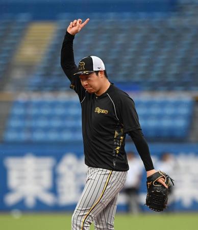 　守備練習する大山（撮影・金田祐二）