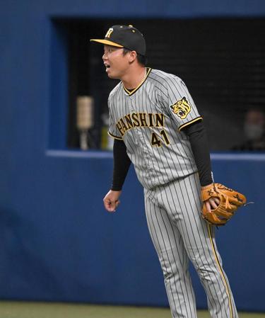 　２回、龍空に逆転打を許し悔しがる村上（撮影・高部洋祐）