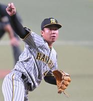 　力投する村上（撮影・高部洋祐）