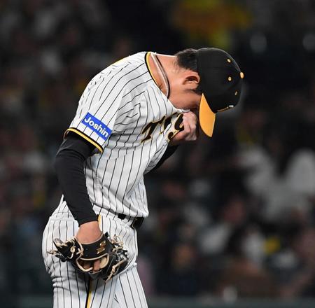 　５回、細川に２ランを浴びた富田（撮影・中田匡峻）