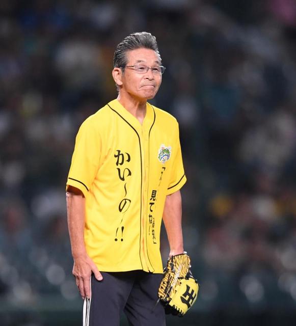 間寛平が阪神の日本一を表す“新語”を提案「次は『アヘ』に変えてくれへんかな」　「かいーの」のＴシャツを着て始球式