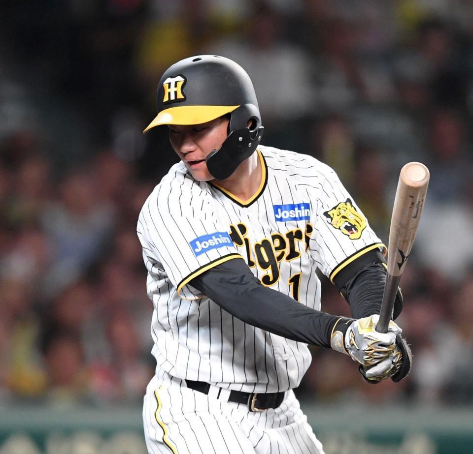 　７回、空振り三振に倒れた森下（撮影・中田匡峻）