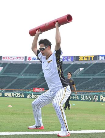 　トレーニングをする大竹（撮影・中田匡峻）