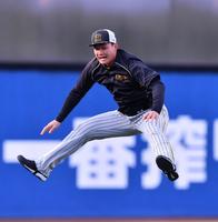 　アップする森下（撮影・中田匡峻）