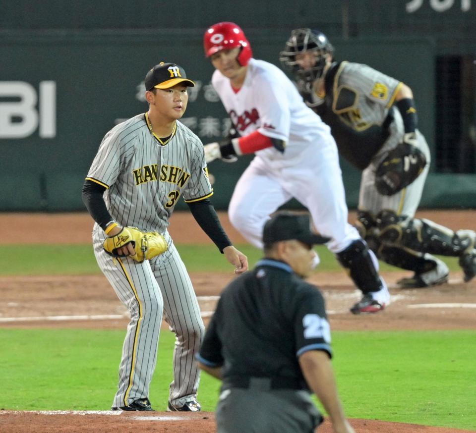 　２回、会沢を併殺打に打ち取る門別（撮影・立川洋一郎）