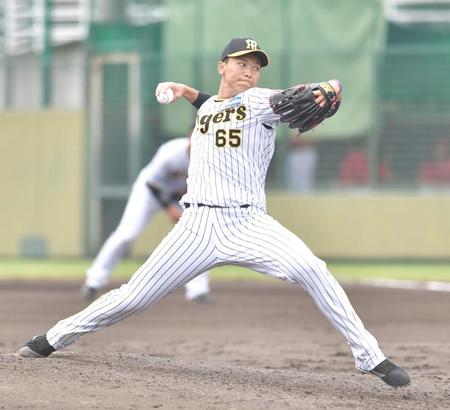 力投する湯浅（撮影・石井剣太郎）