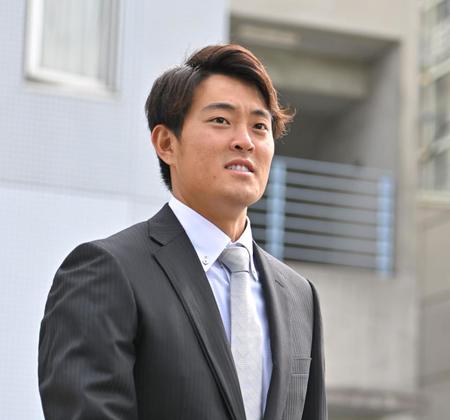 　戦力外通告を受けた望月（撮影・中田匡峻）