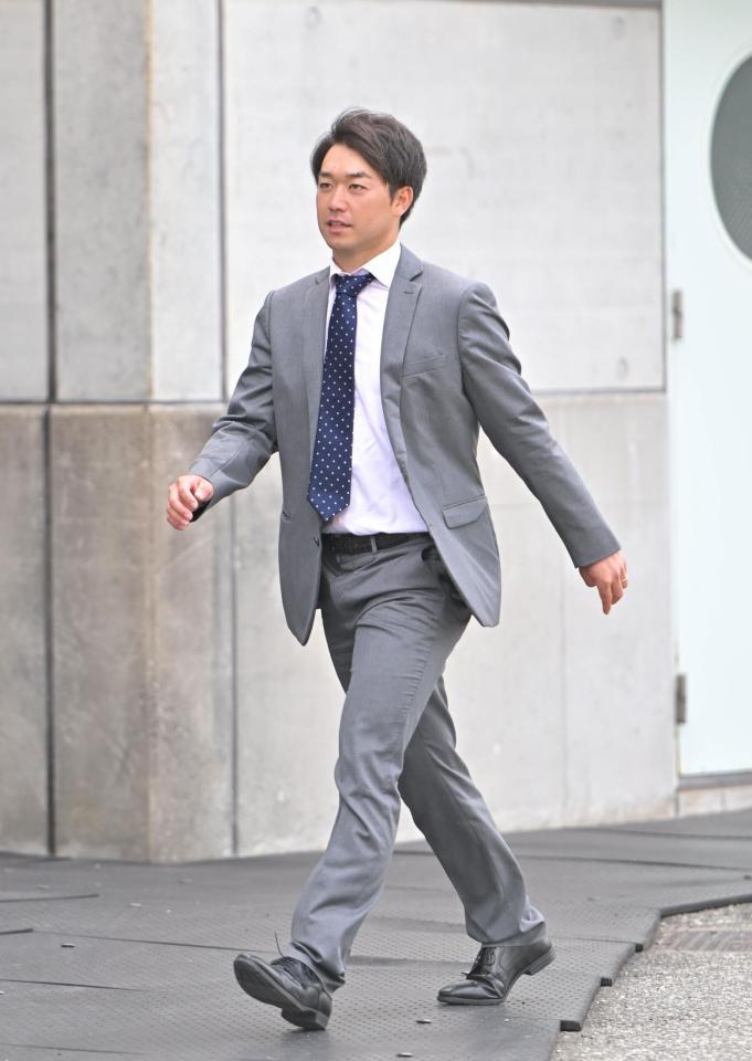 　戦力外通告を受けた山本（撮影・中田匡峻）