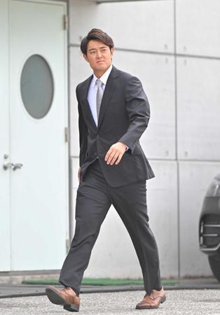 　戦力外通告を受けた望月