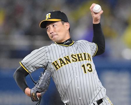 　力投する岩崎（撮影・棚橋慶太）