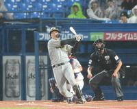　１回、大山が左越えに先制の２ランを放つ（撮影・堀内翔）