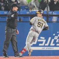　８回、遊ゴロに倒れた中野（撮影・堀内翔）