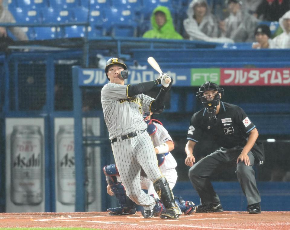 　１回、大山が左越えに先制の２ランを放つ（撮影・堀内翔）