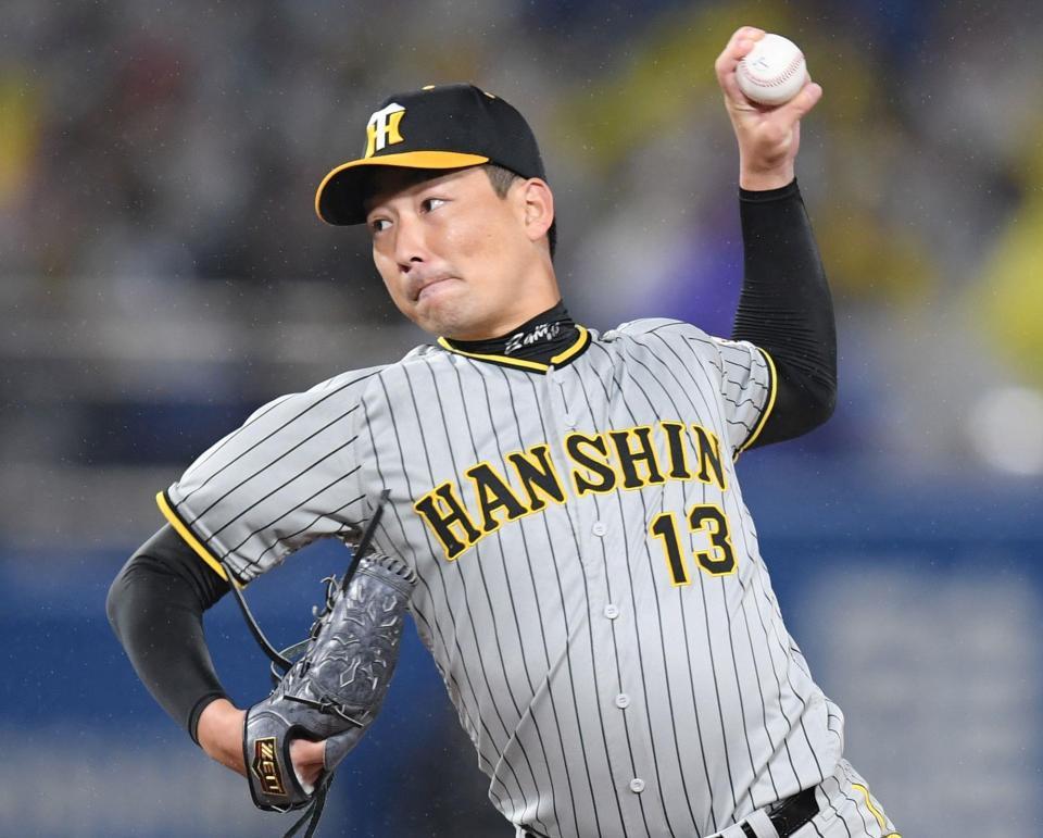 　力投する岩崎（撮影・棚橋慶太）