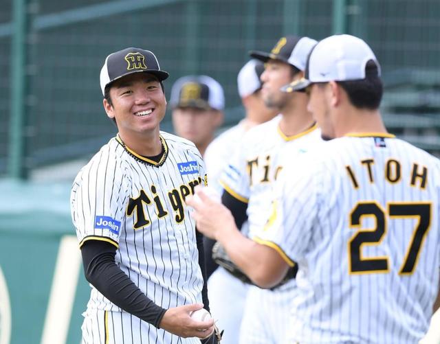 阪神がCSへ向けて練習再開 4日・ヤクルト戦で死球を受けた近本も元気に参加 フリー打撃など問題なく消化