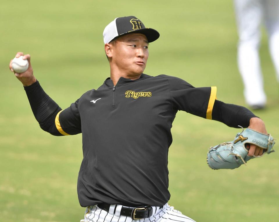 　キャッチボールする森木（撮影・石井剣太郎）