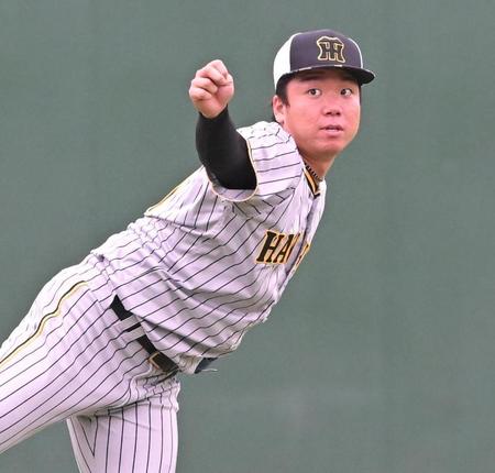 　キャッチボールする村上（撮影・高部洋祐）