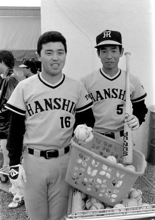 　岡田彰布（左）と北村照文＝１９８０年３月、米国アリゾナ州テンピ