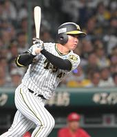 阪神タイガース　優勝記念　岡田監督 阪神・岡田監督「思い切って（ビールを）かけてほしい」優勝会見