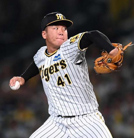　先発し、力投する村上