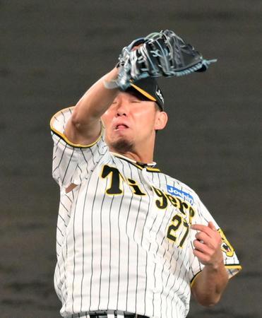 　７回、末包の強烈な打球を好捕する伊藤将